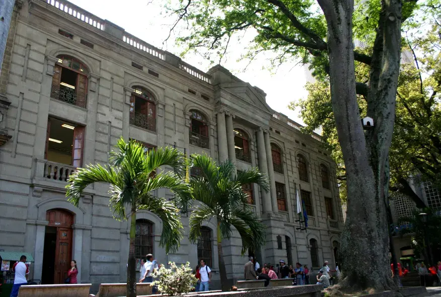 Comfama-historia-ano-2004