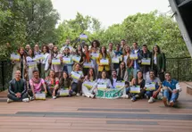 graduados escuela juvenil lideres emergentes