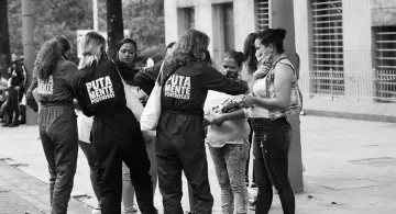 medellin_a_solas_kits_para_que_se_cuide_y_cuide_al_cliente