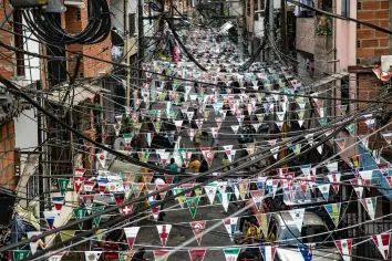 1-rodrigo-diaz-cronicas-del-barrio-orley-mazo-moravia