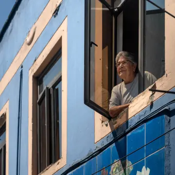 17-elogio-a-los-que-se-rebelan-cronicas-del-barrio-federico-ruiz