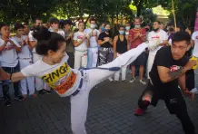 Lina-tobon-cronicas-del-barrio-moravia-10