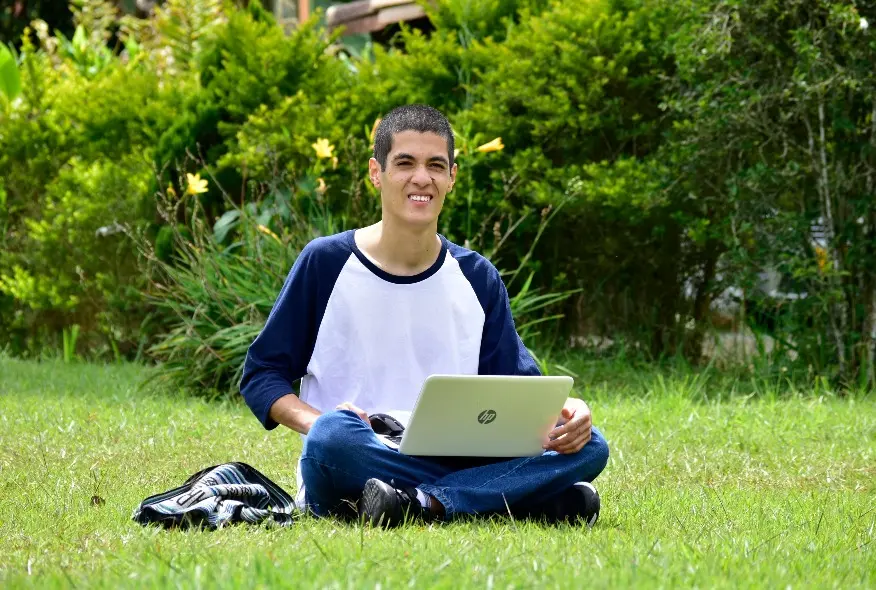 Comfama - Becas Crear Futuro