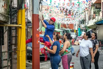 14-rodrigo-diaz-cronicas-del-barrio-orley-mazo-moravia