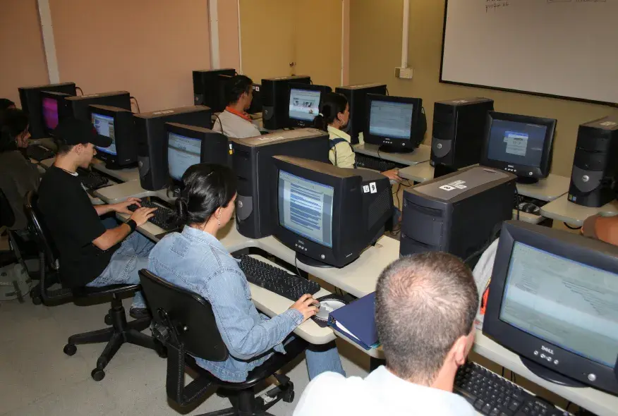 Comfama-historia-ano-2000