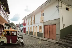 Viaja por la región