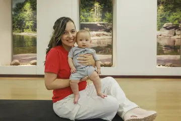 Foto tienda comfama mamás saludables postparto