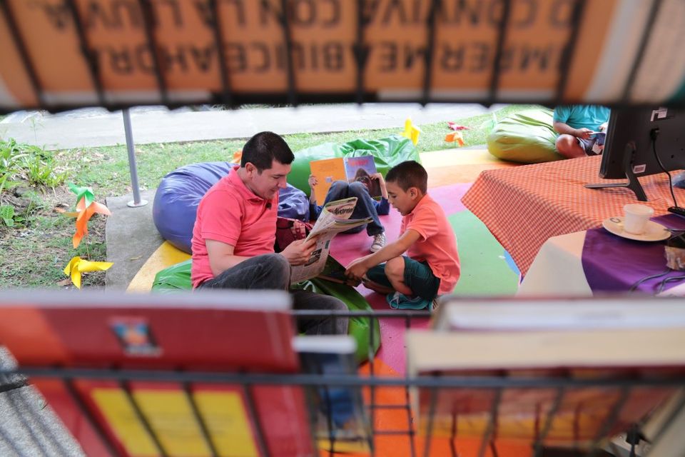 bibliotecas lecturas leer en familia comfama en casa