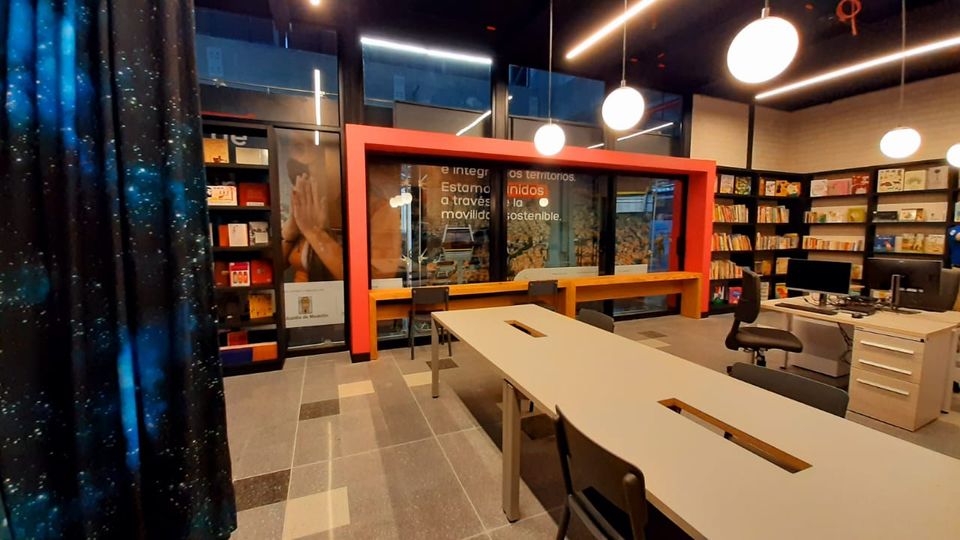 Bibliometro Picacho Interior 2