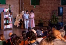 Gente que lee foto 4