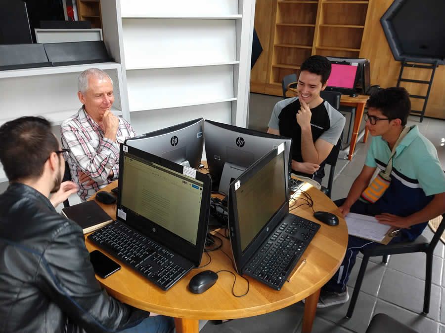 Talleres literarios Comfama conversaciones literarias